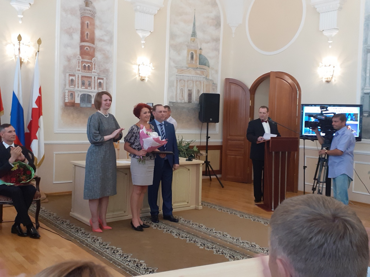 Экс-директор Омского музтеатра Ротберг растрогал до слез первых лиц города