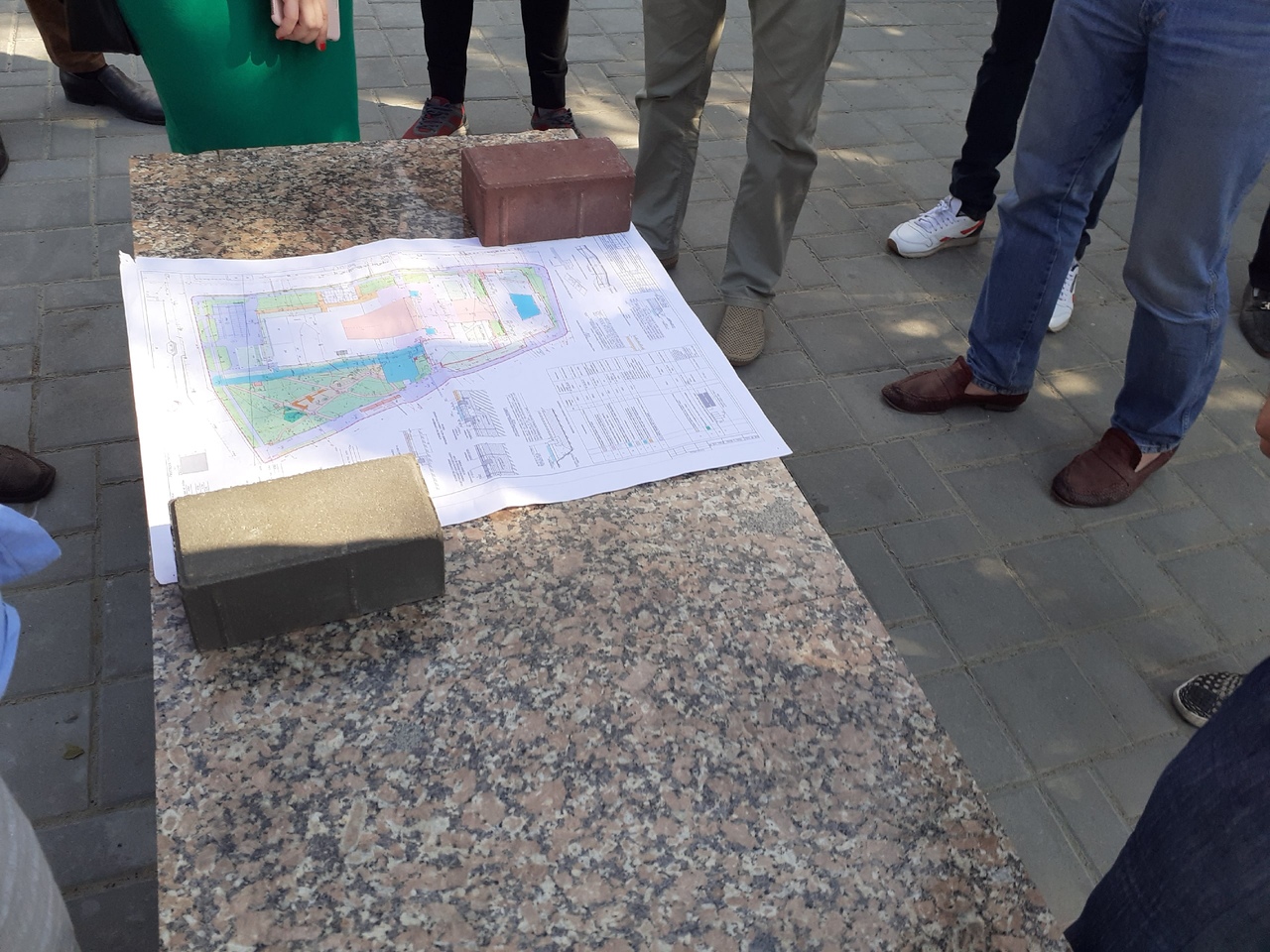 Гламурная чиновница элитного департамента Омска дебютировала на Театральной площади Гламурная чиновница элитного департамента Омска дебютировала на Театральной площади