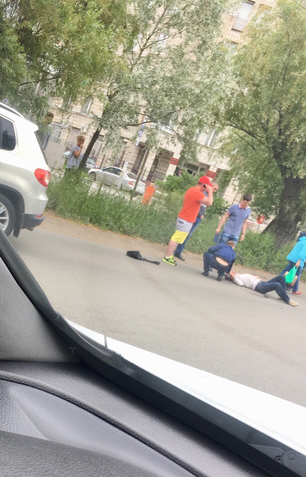 На пешеходном переходе в центре Омска сбили мужчину На пешеходном переходе в центре Омска сбили мужчину