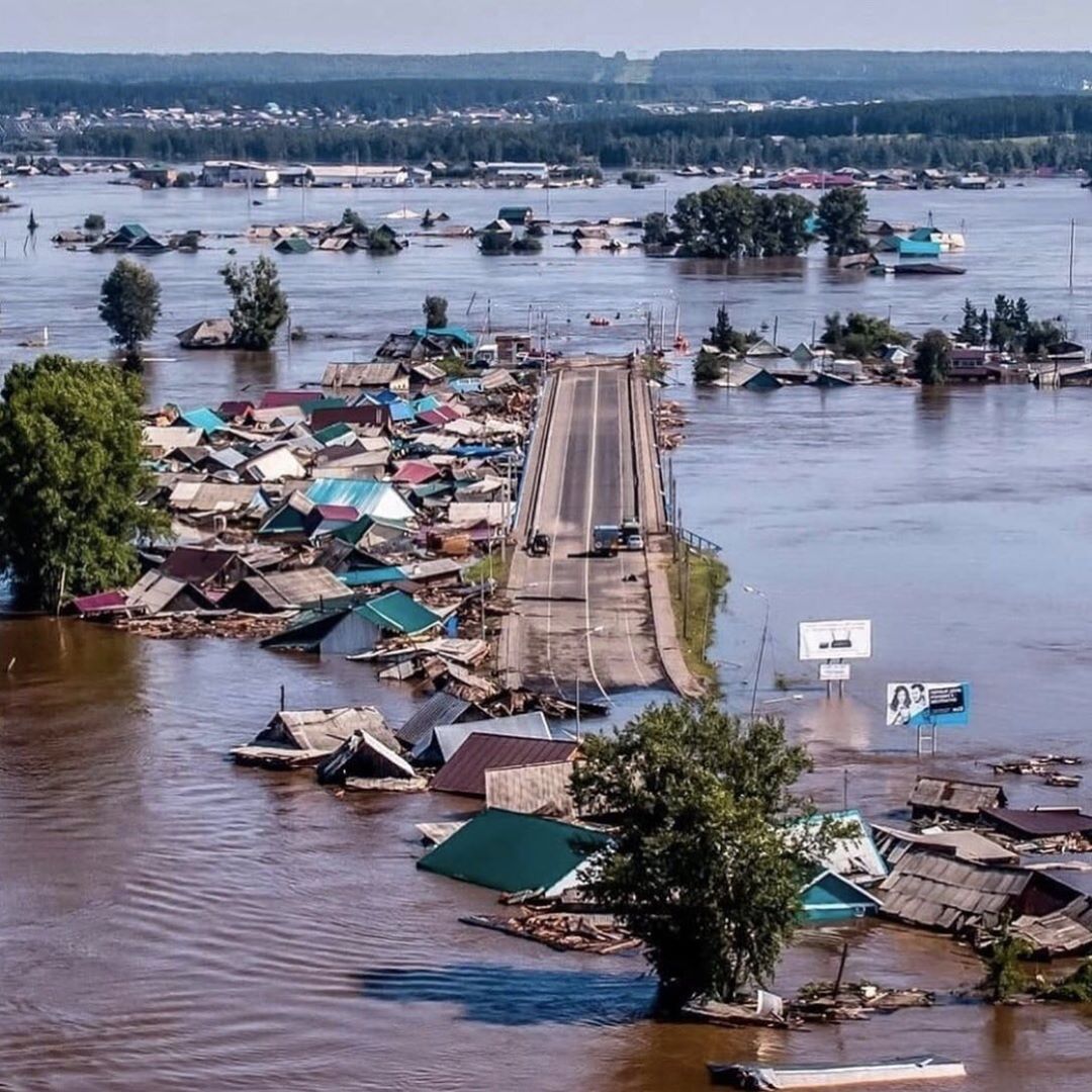 Мэр затопленного города вместе с супругой залетел под лесовоз: женщина погибла – видео последствий аварии Мэр затопленного города вместе с супругой залетел под лесовоз: женщина погибла – видео последствий аварии
