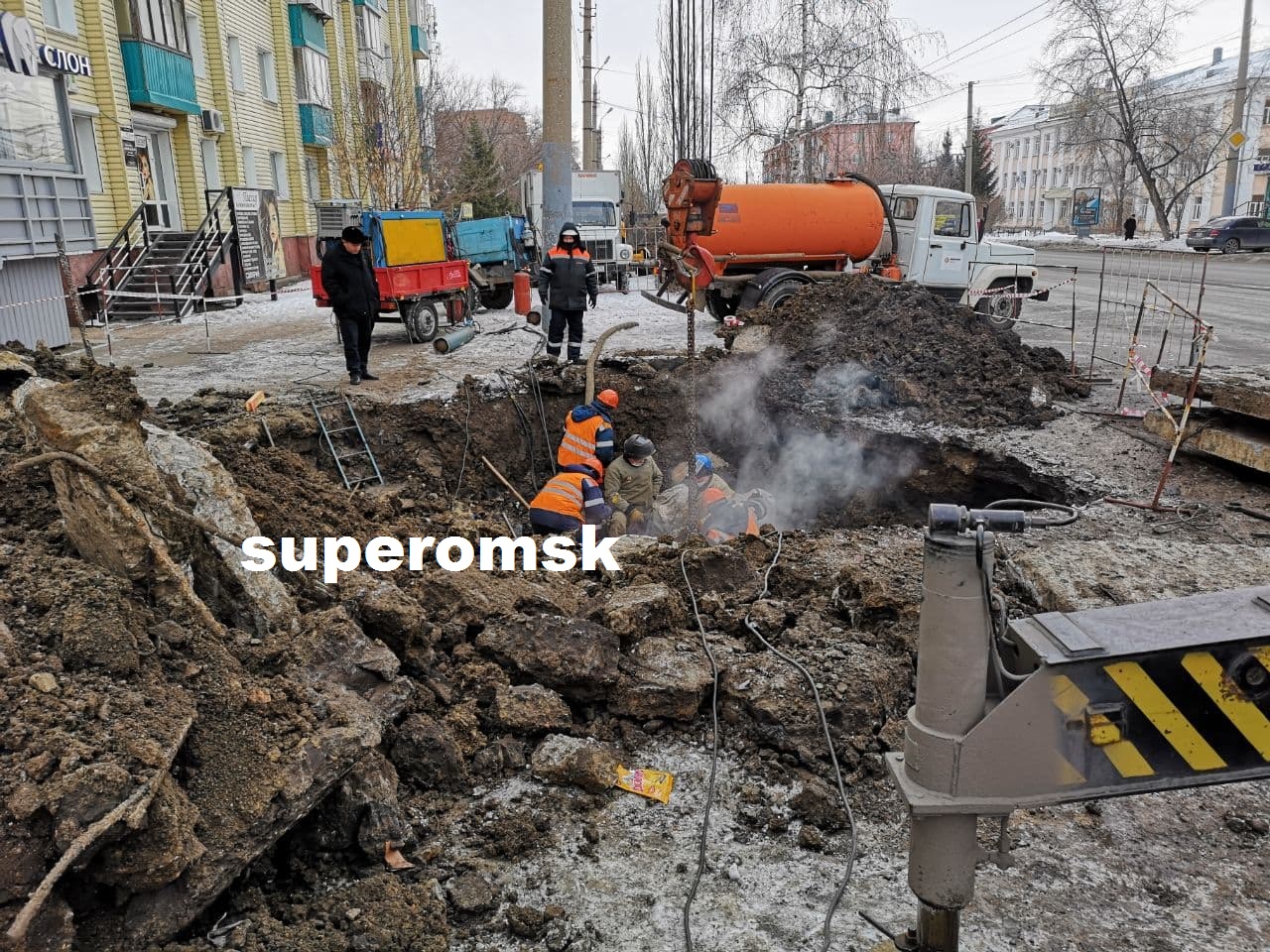 Без тепла – около 5 тысяч человек: в мэрии Омска раскрыли подробности о коммунальной аварии в Нефтяниках Без тепла – около 5 тысяч человек: в мэрии Омска раскрыли подробности о коммунальной аварии в Нефтяниках