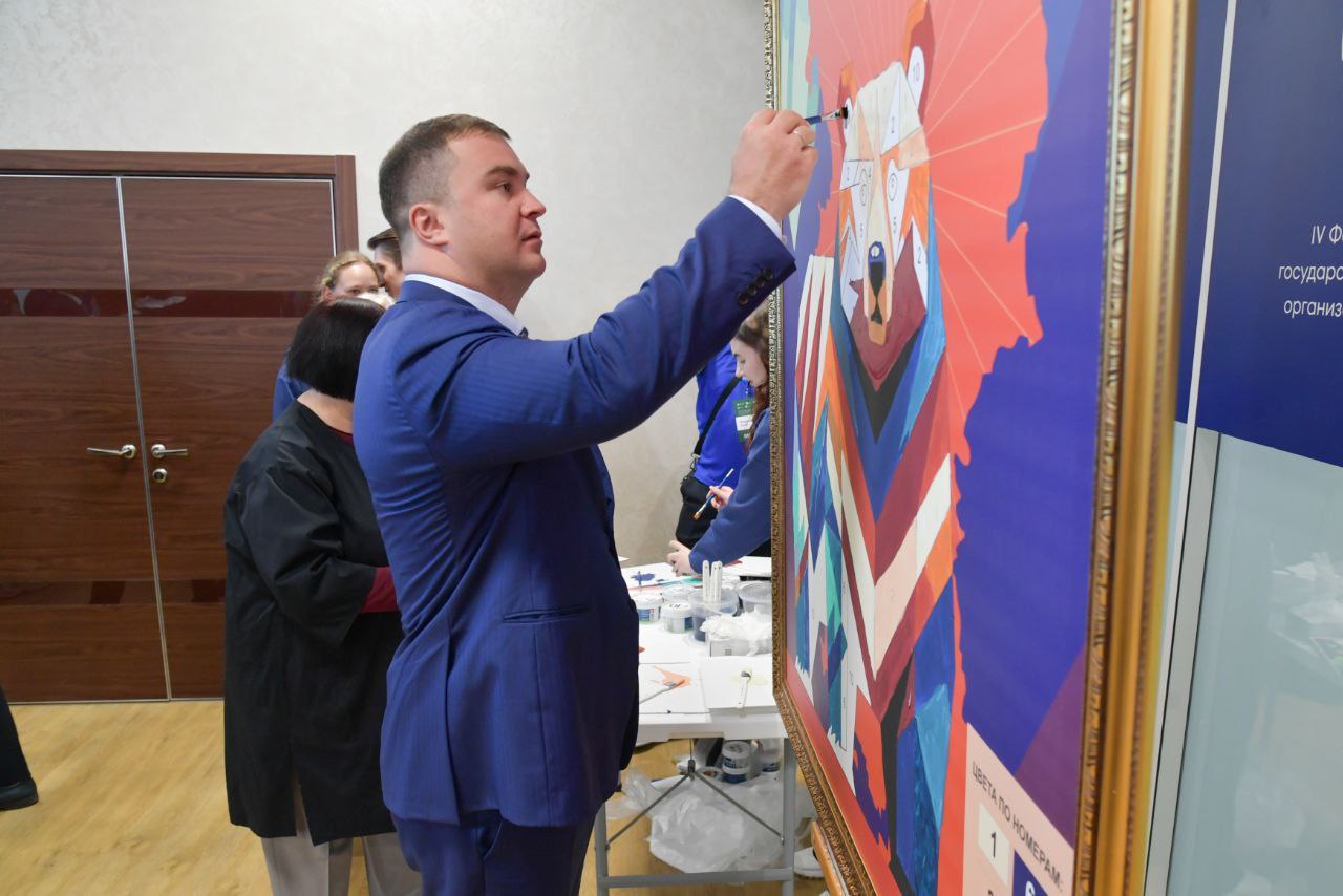 Виталий Хоценко и делегаты стран-участников ШОС открыли в Омске музей под открытым небом Виталий Хоценко и делегаты стран-участников ШОС открыли в Омске музей под открытым небом