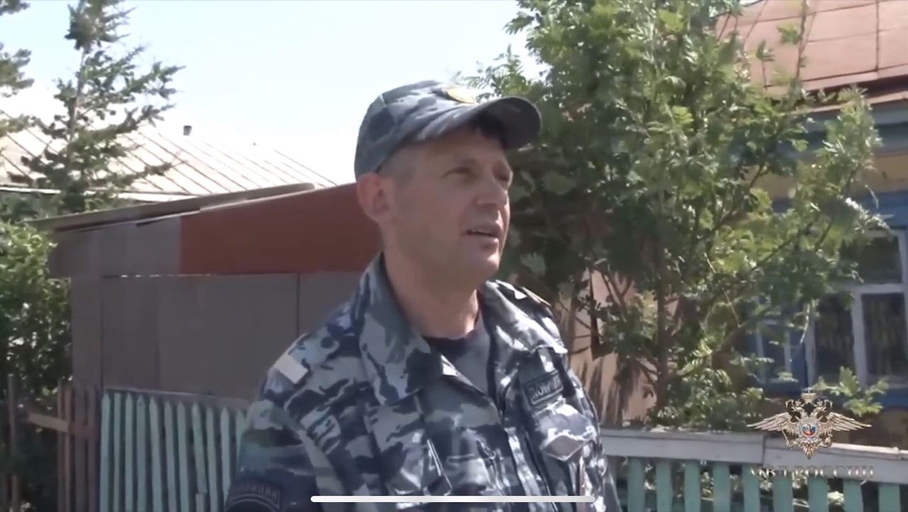 В Омске в колодец провалились двое малышей В Омске в колодец провалились двое малышей