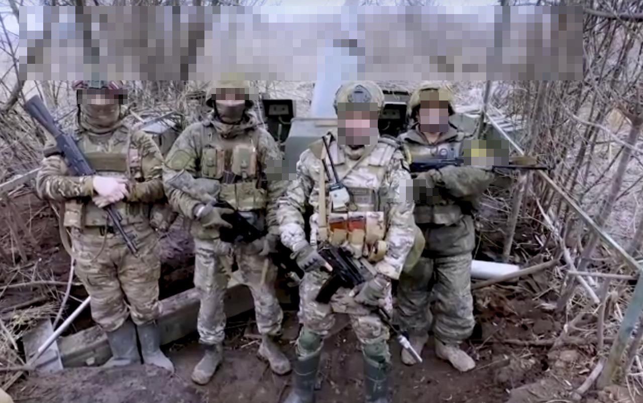 Глава Омского района получил поздравление с Новым годом от бойцов из зоны СВО Глава Омского района получил поздравление с Новым годом от бойцов из зоны СВО
