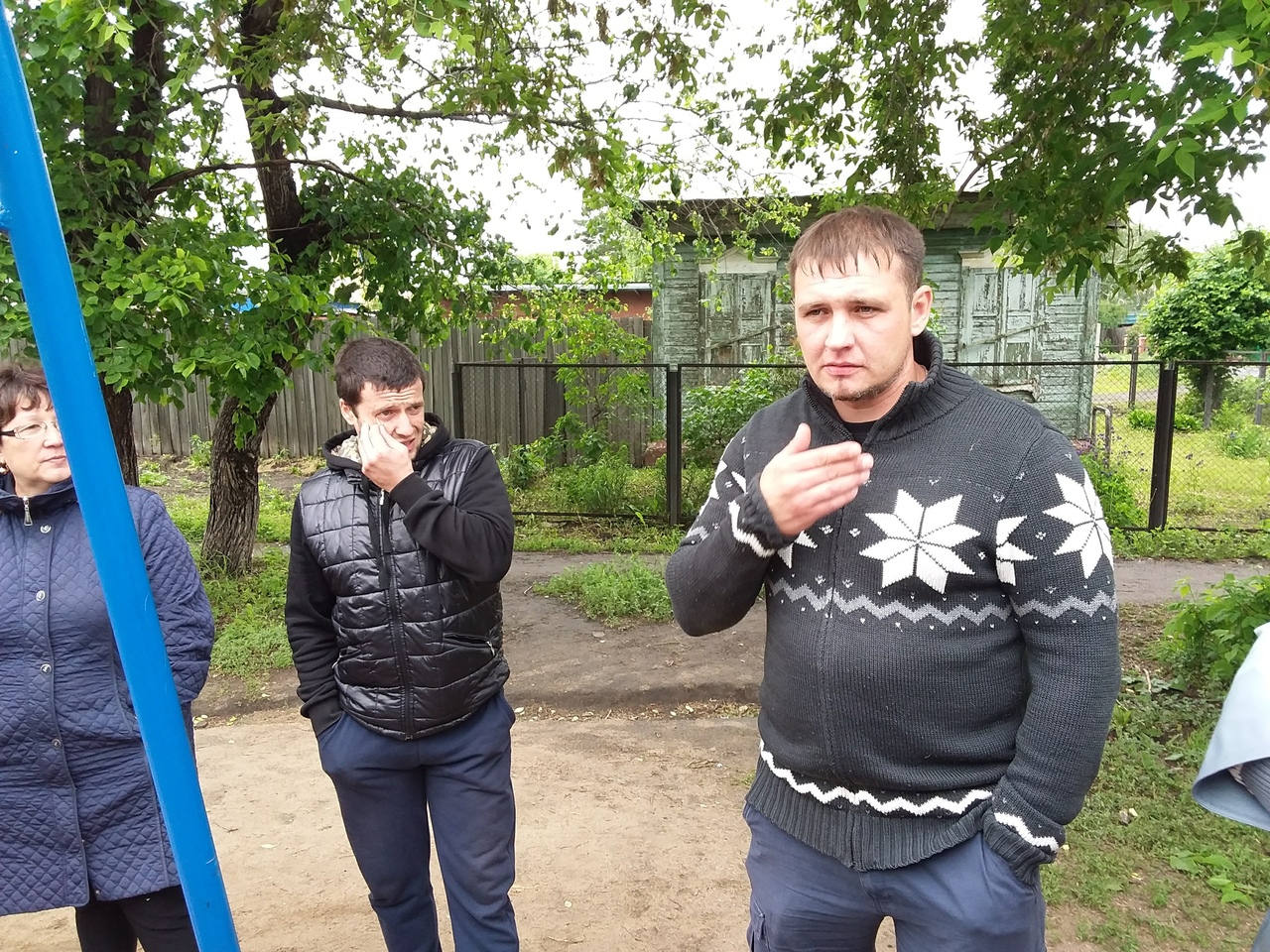 Жители Порт-Артура взбунтовались против сноса детской площадки в угоду машинам: репортаж Жители Порт-Артура взбунтовались против сноса детской площадки в угоду машинам: репортаж