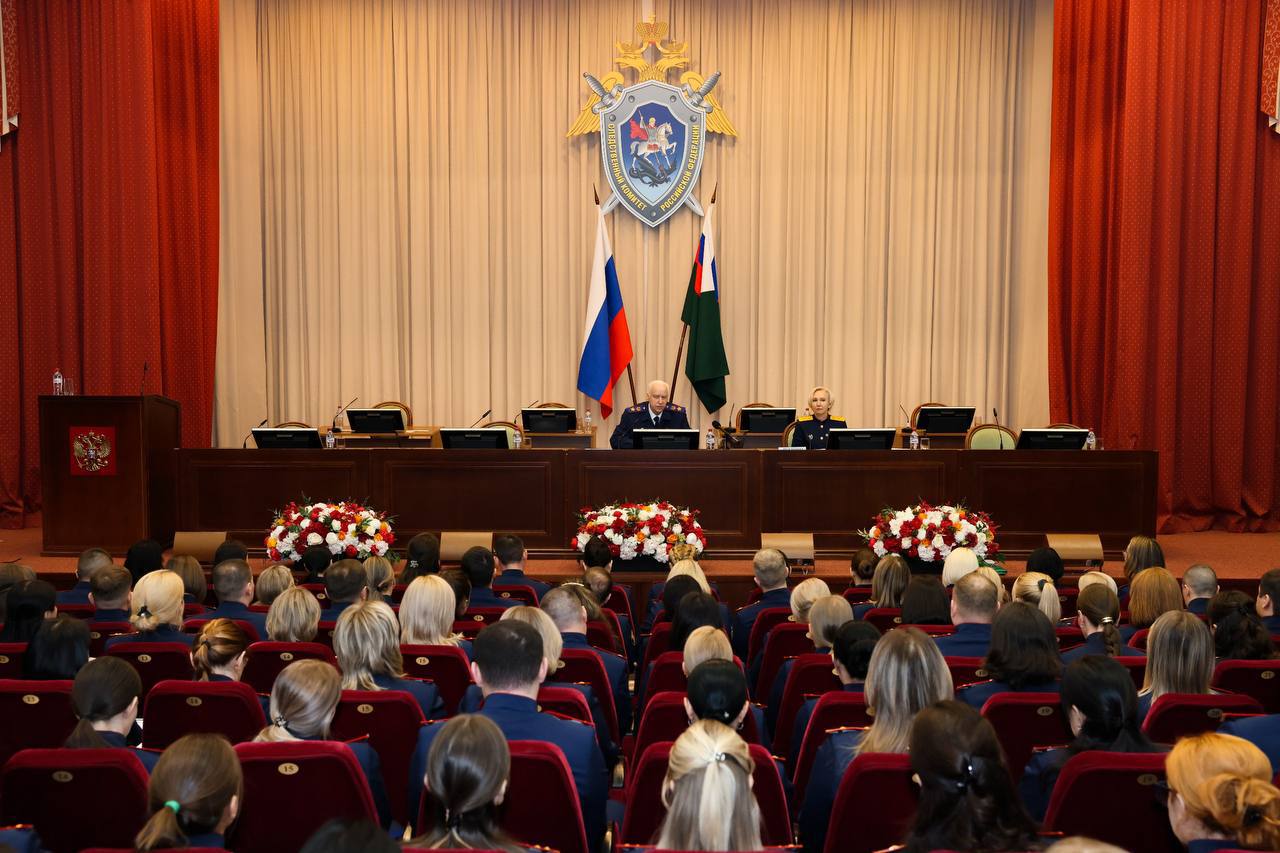 Бастрыкин наградил пресс-секретаря омского Следкома Болдинову Бастрыкин наградил пресс-секретаря омского Следкома Болдинову