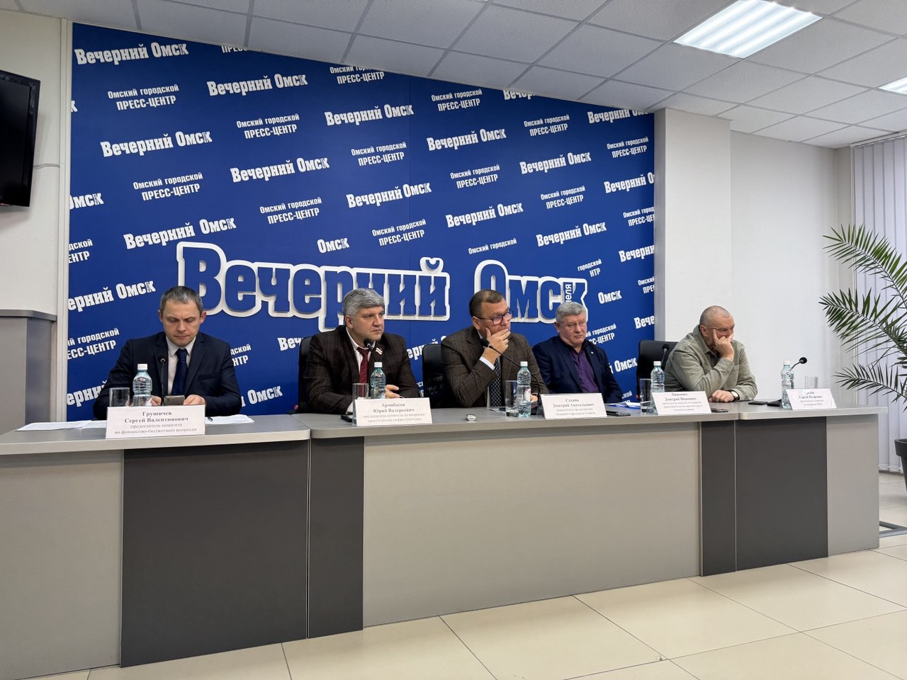 Депутаты Омского горсовета поделились секретами принятия решений Депутаты Омского горсовета поделились секретами принятия решений