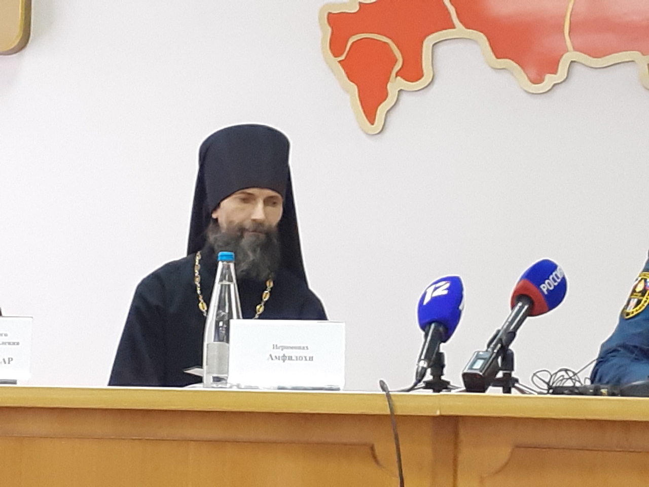 Секретарь омской епархии Михаил Вивчар: «В Крещение купаются не для получения кайфа» Секретарь омской епархии Михаил Вивчар: «В Крещение купаются не для получения кайфа»