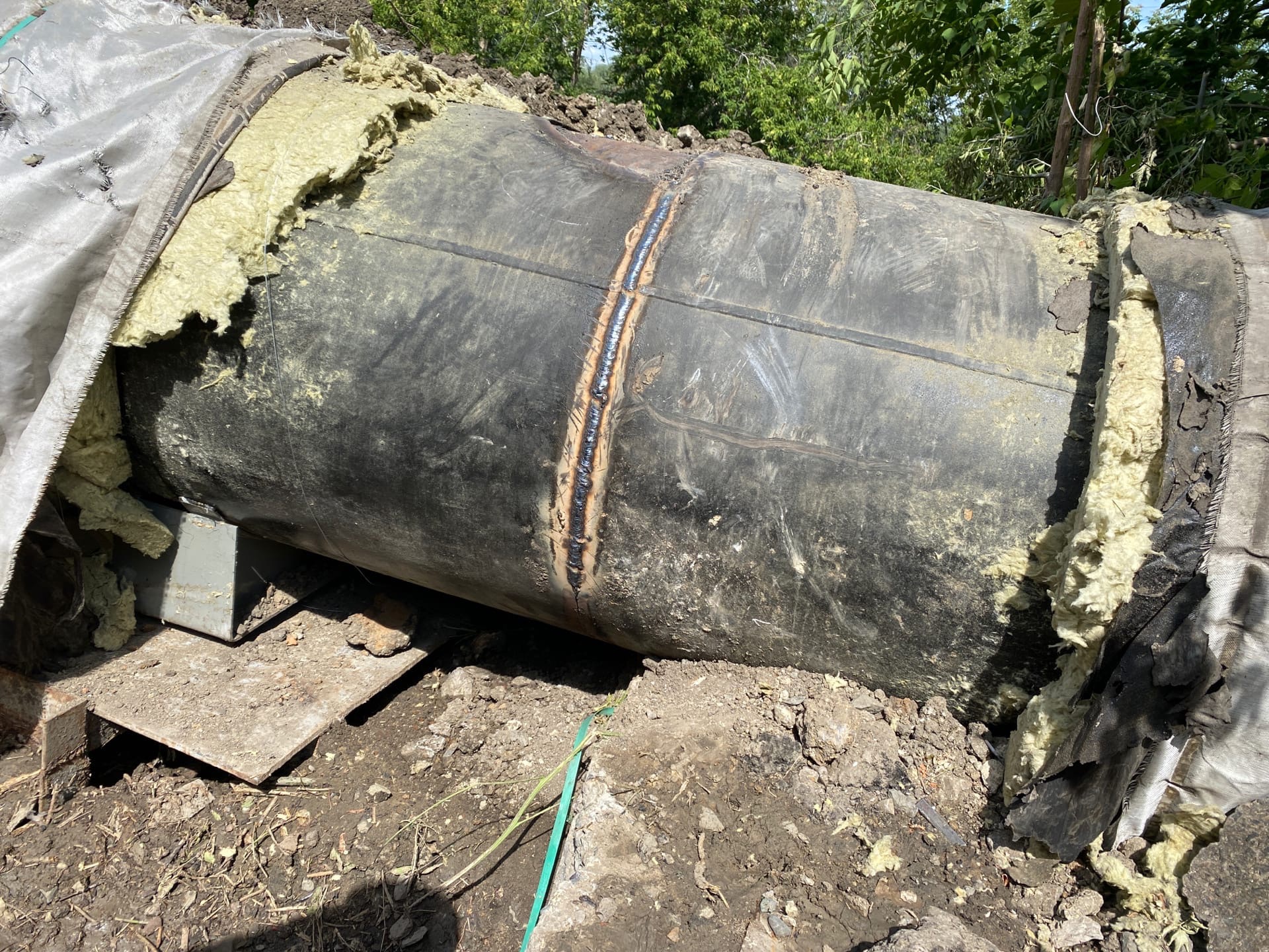 В Омске разрезали магистральную трубу от ТЭЦ-5 (обновлено) В Омске разрезали магистральную трубу от ТЭЦ-5 (обновлено)