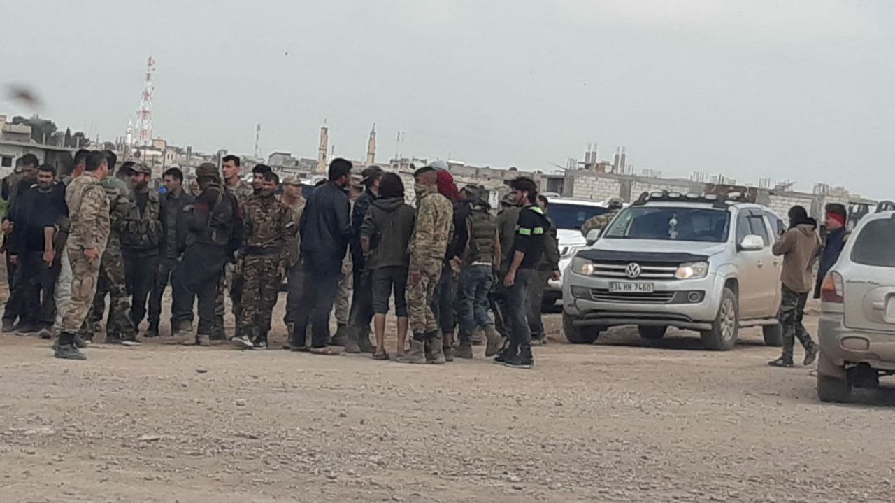 СВОДКИ С ФРОНТА: забастовка протурецких боевиков из-за невыплаты зарплат СВОДКИ С ФРОНТА: забастовка протурецких боевиков из-за невыплаты зарплат
