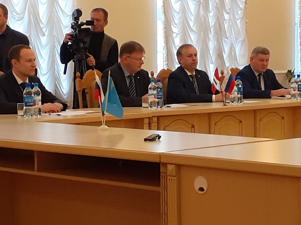 «Нас объединяет Иртыш»: омские депутаты встретились с коллегами из Павлодара «Нас объединяет Иртыш»: омские депутаты встретились с коллегами из Павлодара