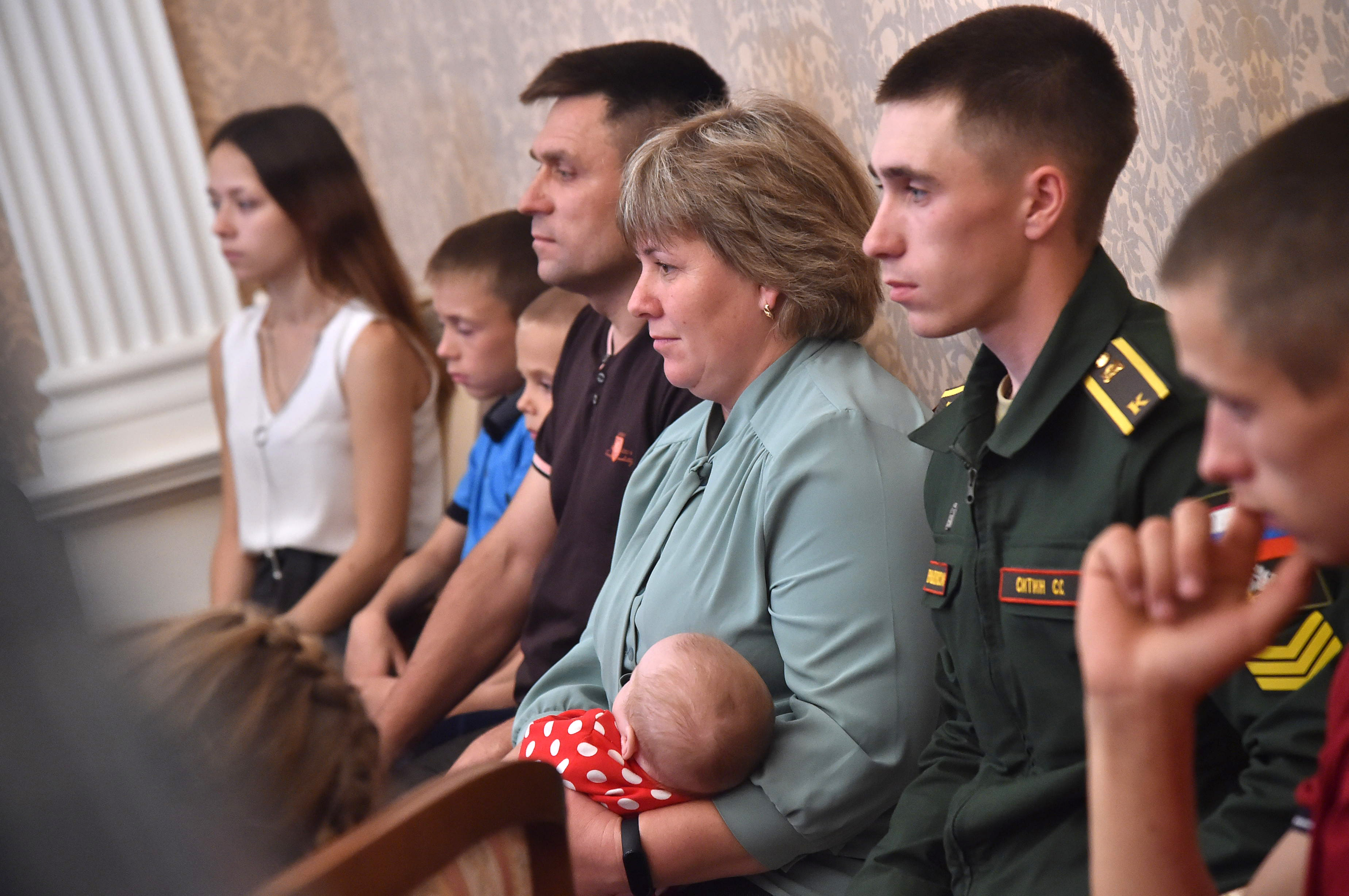 Омская многодетная семья пообщалась с президентом Омская многодетная семья пообщалась с президентом