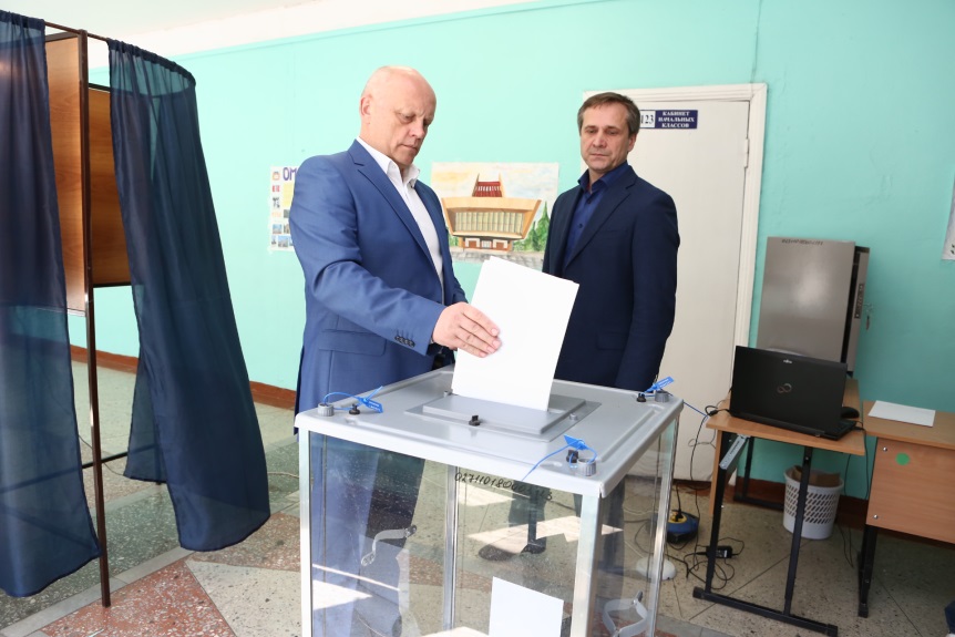 Назаров заявил, что на выборы его обязывает ходить должность Назаров заявил, что на выборы его обязывает ходить должность