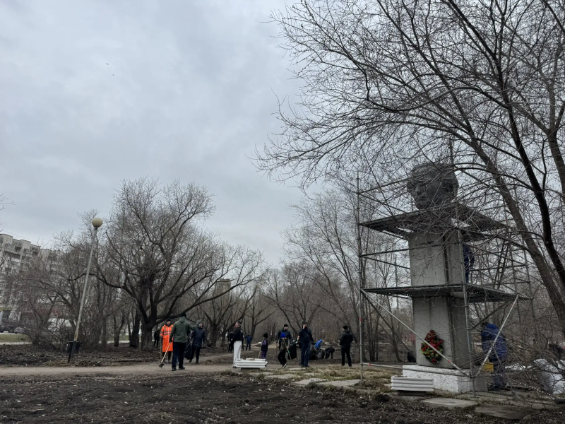 В Омске обновят памятник Куйбышеву около СКК Блинова В Омске обновят памятник Куйбышеву около СКК Блинова
