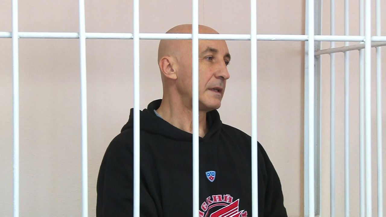 Меренков предстал перед судом в толстовке «Авангарда» и с брутальной стрижкой (ФОТО) Меренков предстал перед судом в толстовке «Авангарда» и с брутальной стрижкой (ФОТО)