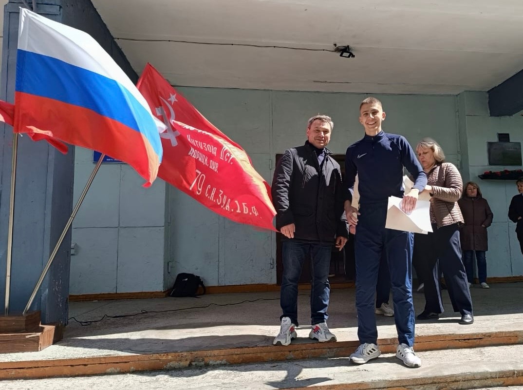 Школьники Октябрьского округа Омска оказались на «Один день в армии» Школьники Октябрьского округа Омска оказались на «Один день в армии»