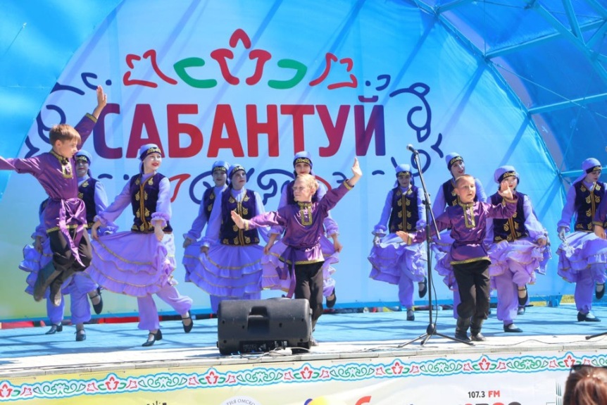Омский депутат Инна Гомолко посетила праздник Сабантуй Омский депутат Инна Гомолко посетила праздник Сабантуй