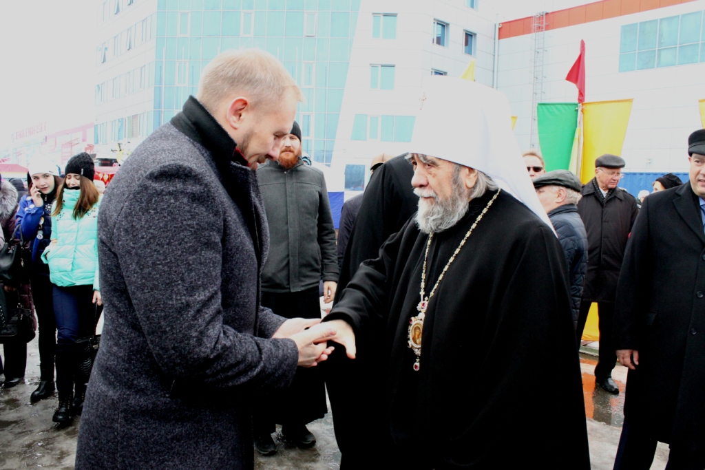 Единство Буркова: кто поддержал врио в национальный праздник Единство Буркова: кто поддержал врио в национальный праздник