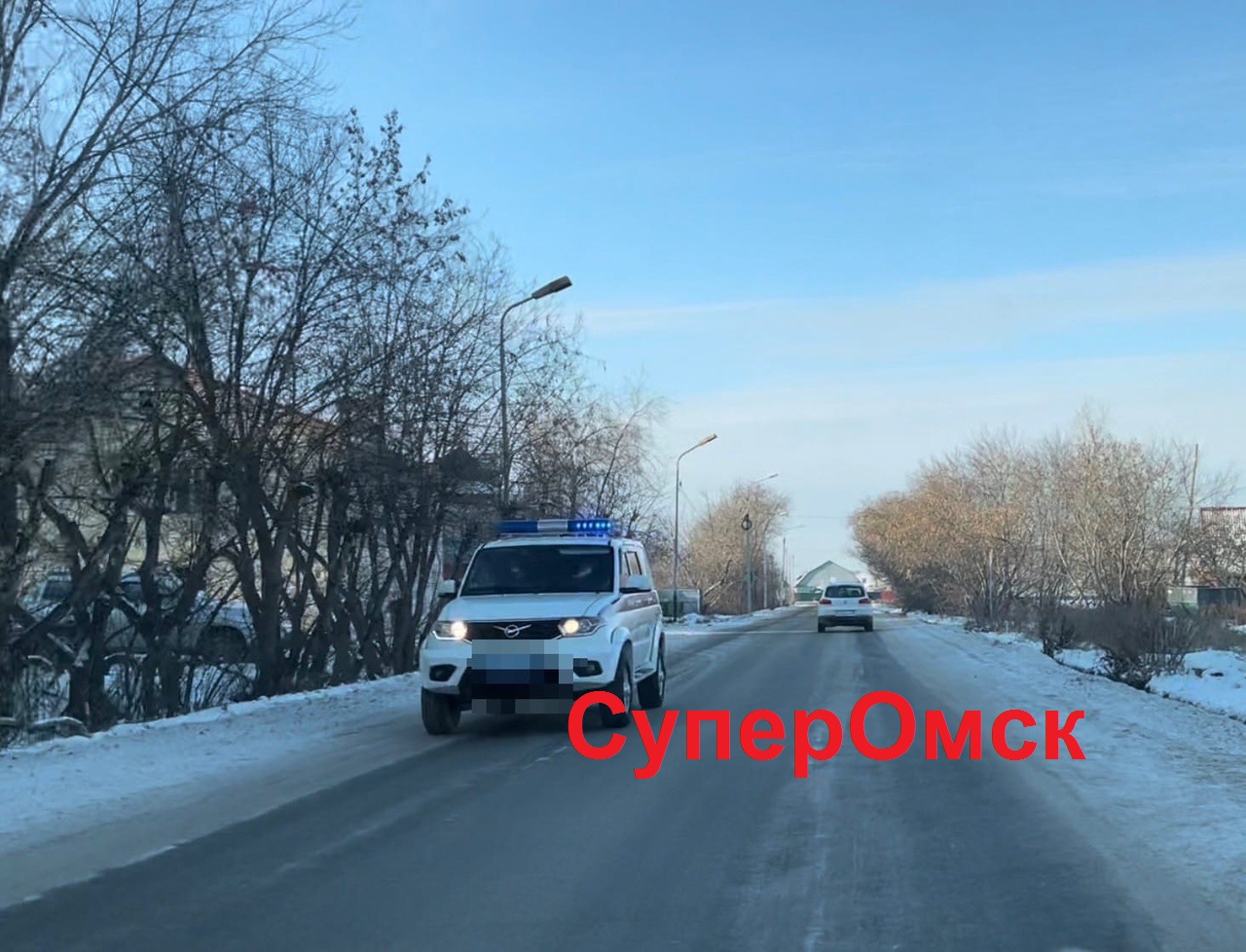 Школу в Омске оцепили из-за сообщения о мужчине с ружьем Школу в Омске оцепили из-за сообщения о мужчине с ружьем