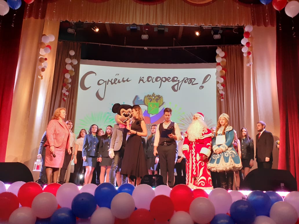 Депутат Инна Гомолко поздравила с Днем кафедры студентов омского политеха Депутат Инна Гомолко поздравила с Днем кафедры студентов омского политеха
