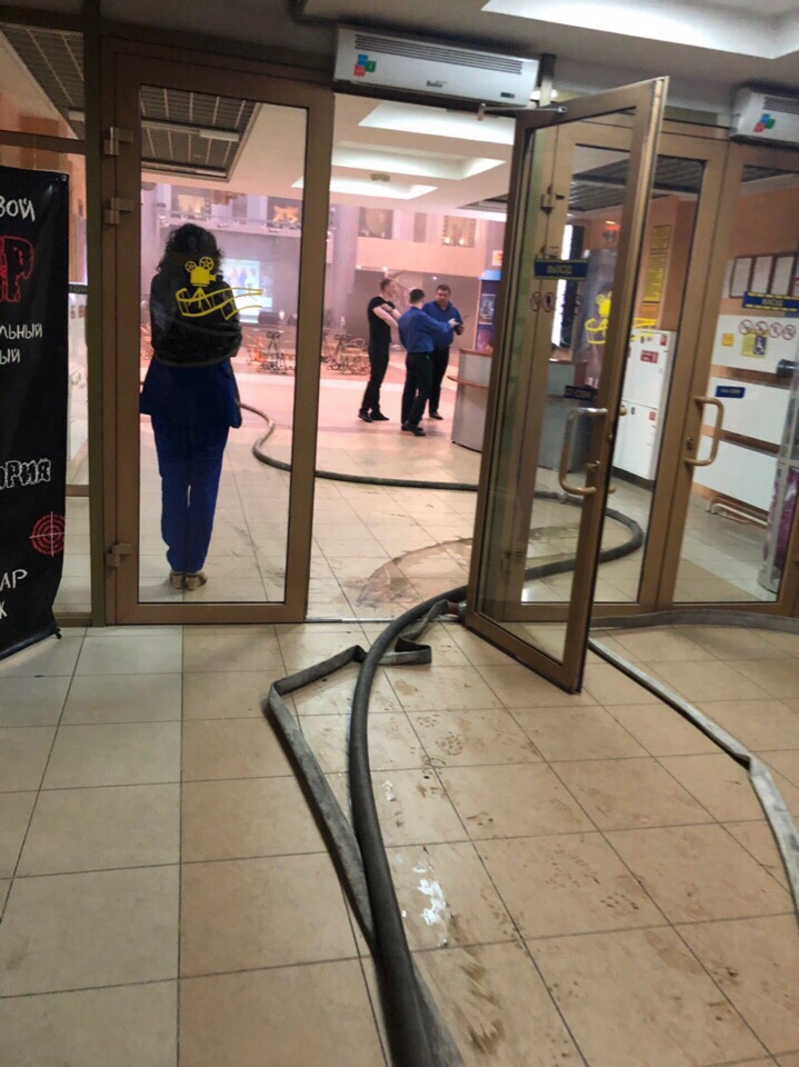 В популярном омском развлекательном заведении случился пожар