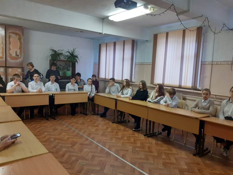 Инна Гомолко провела урок мужества для учеников школы № 111