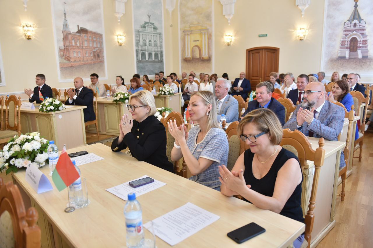 Первые лица города Омска поприветствовали представителей иностранных и иногородних делегаций Первые лица города Омска поприветствовали представителей иностранных и иногородних делегаций
