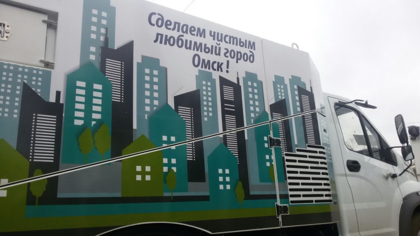 В Омске заметили колонну автопылесосов В Омске заметили колонну автопылесосов