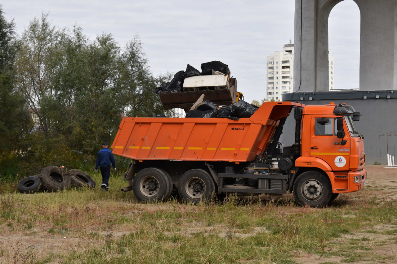 Омские волонтеры «Водоканала» очистили берег Иртыша Омские волонтеры «Водоканала» очистили берег Иртыша