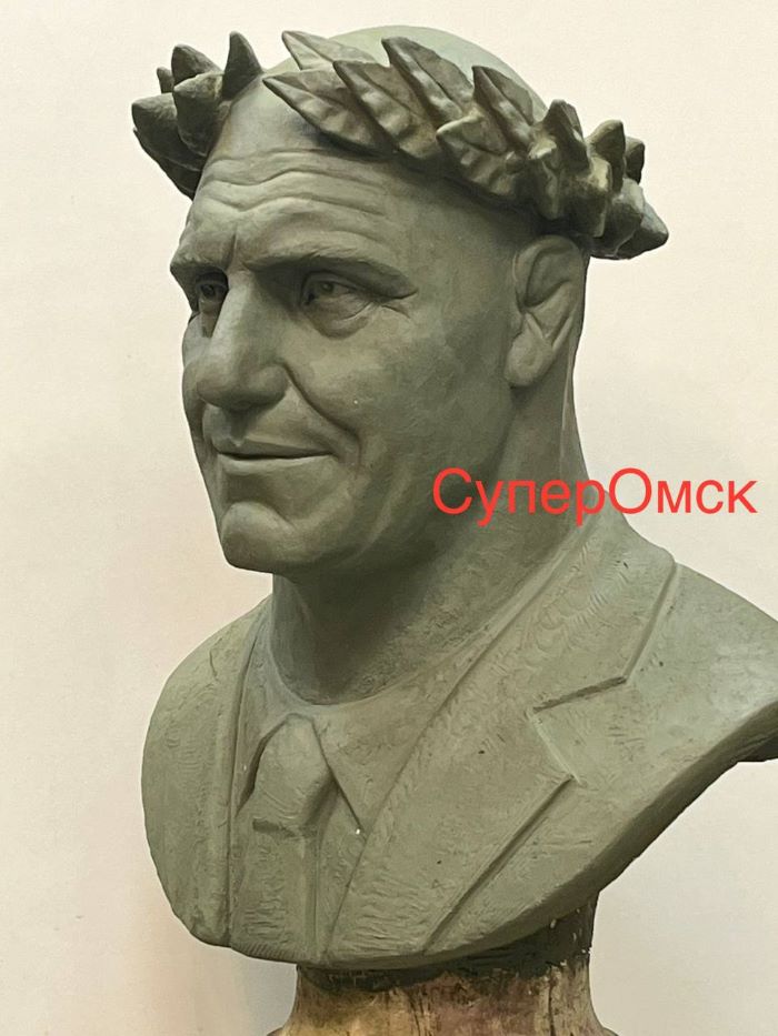 Скульптор показал модель бюста борцу Мамиашвили для омской Аллеи олимпийцев Скульптор показал модель бюста борцу Мамиашвили для омской Аллеи олимпийцев