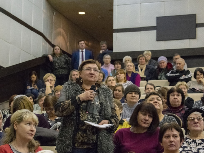 Эксперты по ЖКХ рассказали жителям Кировского округа о грядущей мусорной реформе