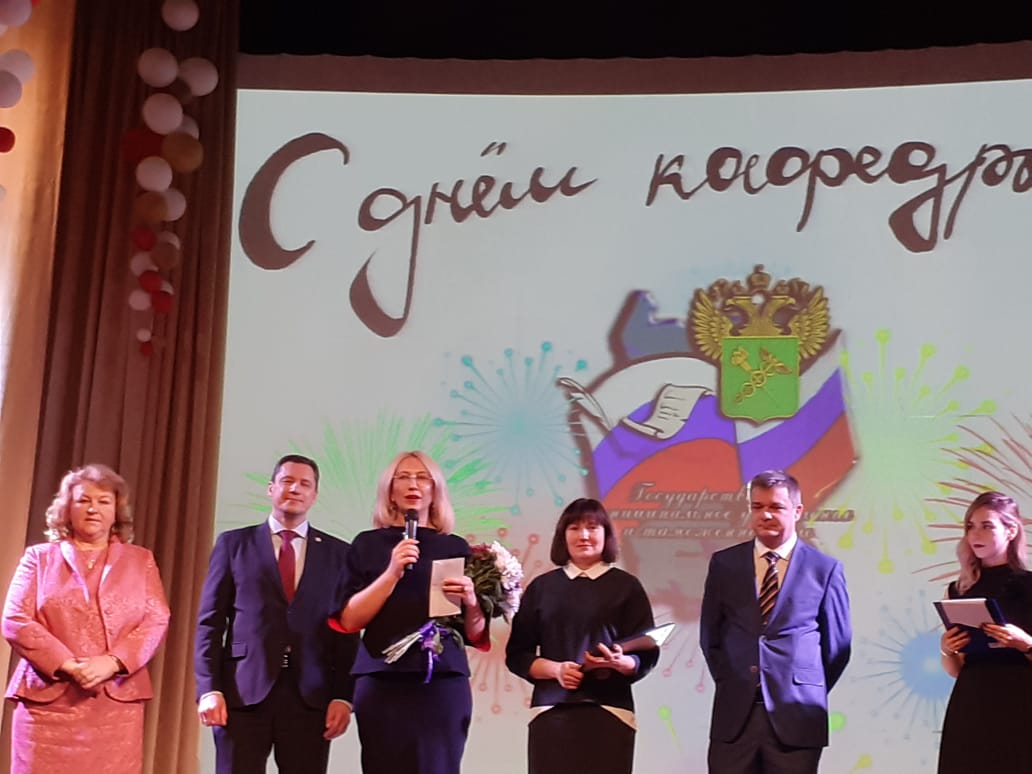 Депутат Инна Гомолко поздравила с Днем кафедры студентов омского политеха Депутат Инна Гомолко поздравила с Днем кафедры студентов омского политеха