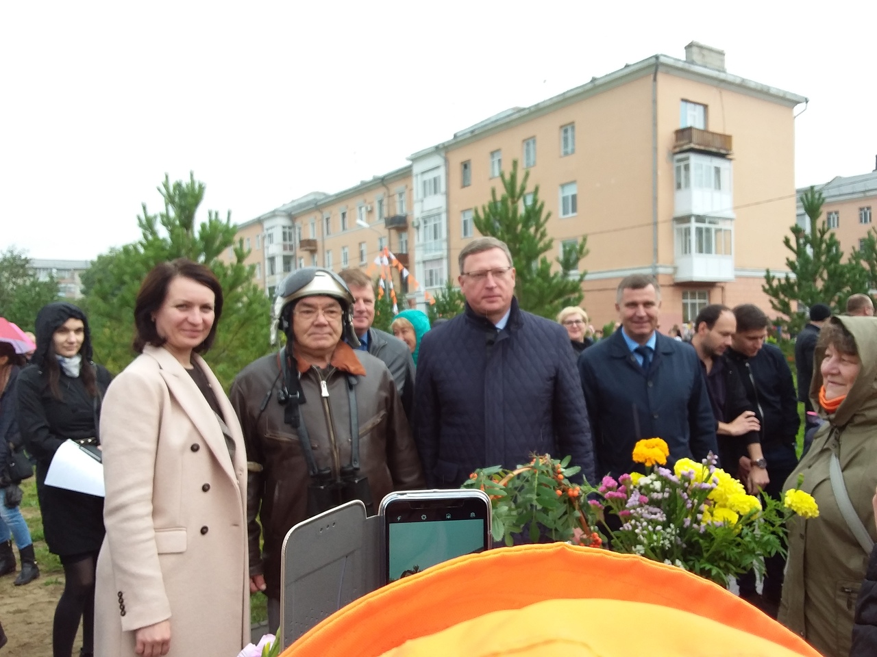 «Полёт нормальный»: Бурков открыл обновленный Сквер Авиаторов