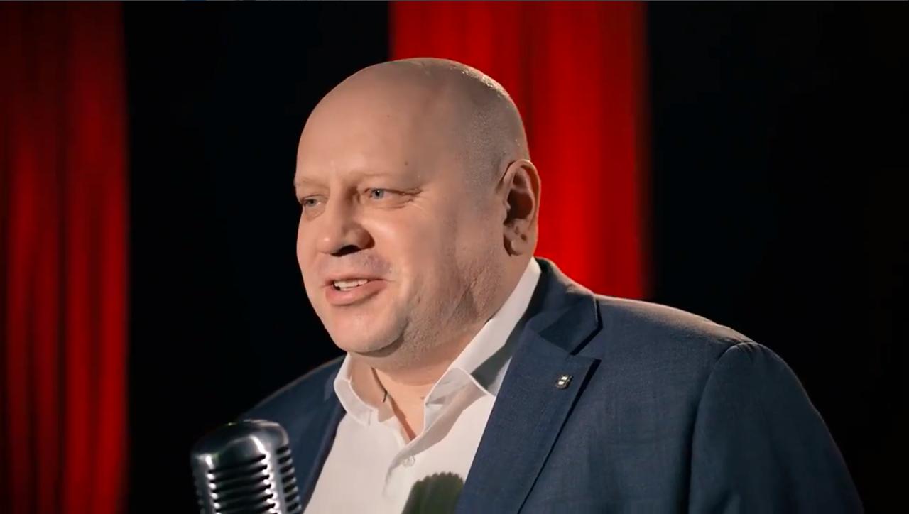 Хоценко, Шелест и хоккеист «Авангарда» спели для омичек на 8 Марта Хоценко, Шелест и хоккеист «Авангарда» спели для омичек на 8 Марта