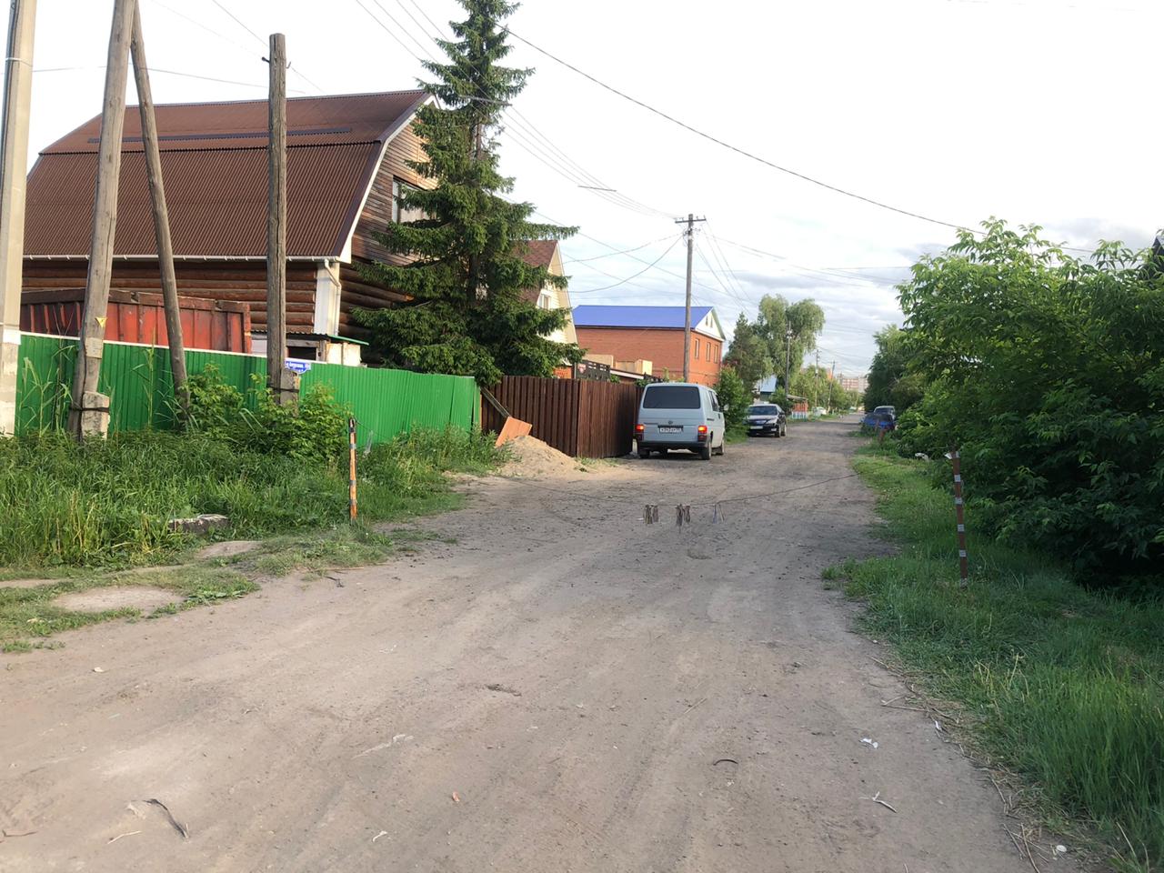 В Омске жители частного сектора перекрыли проезд на нескольких улицах сразу