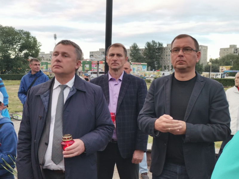 Омский депутат Дмитрий Сахань почтил память погибших советских солдат