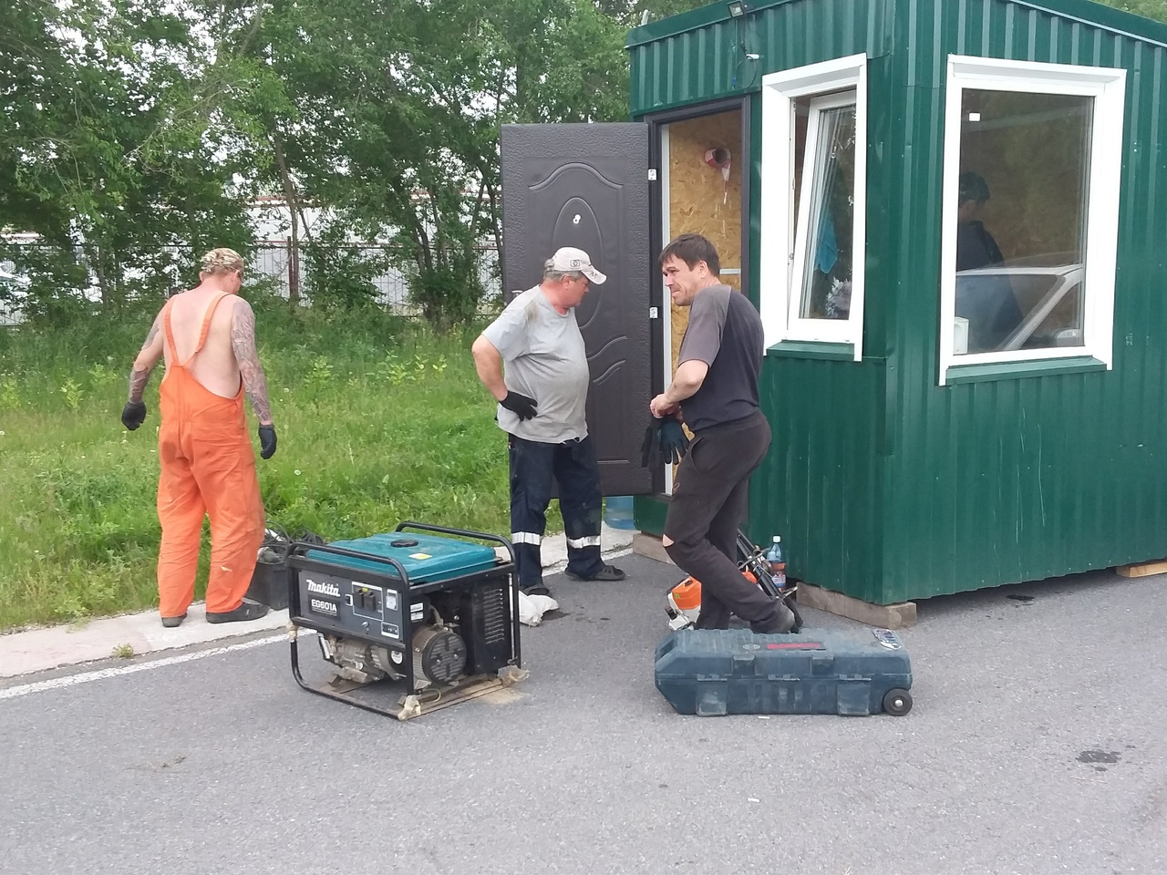 Единственный в Омске картодром уже начали крушить ради строительства торгового комплекса Единственный в Омске картодром уже начали крушить ради строительства торгового комплекса