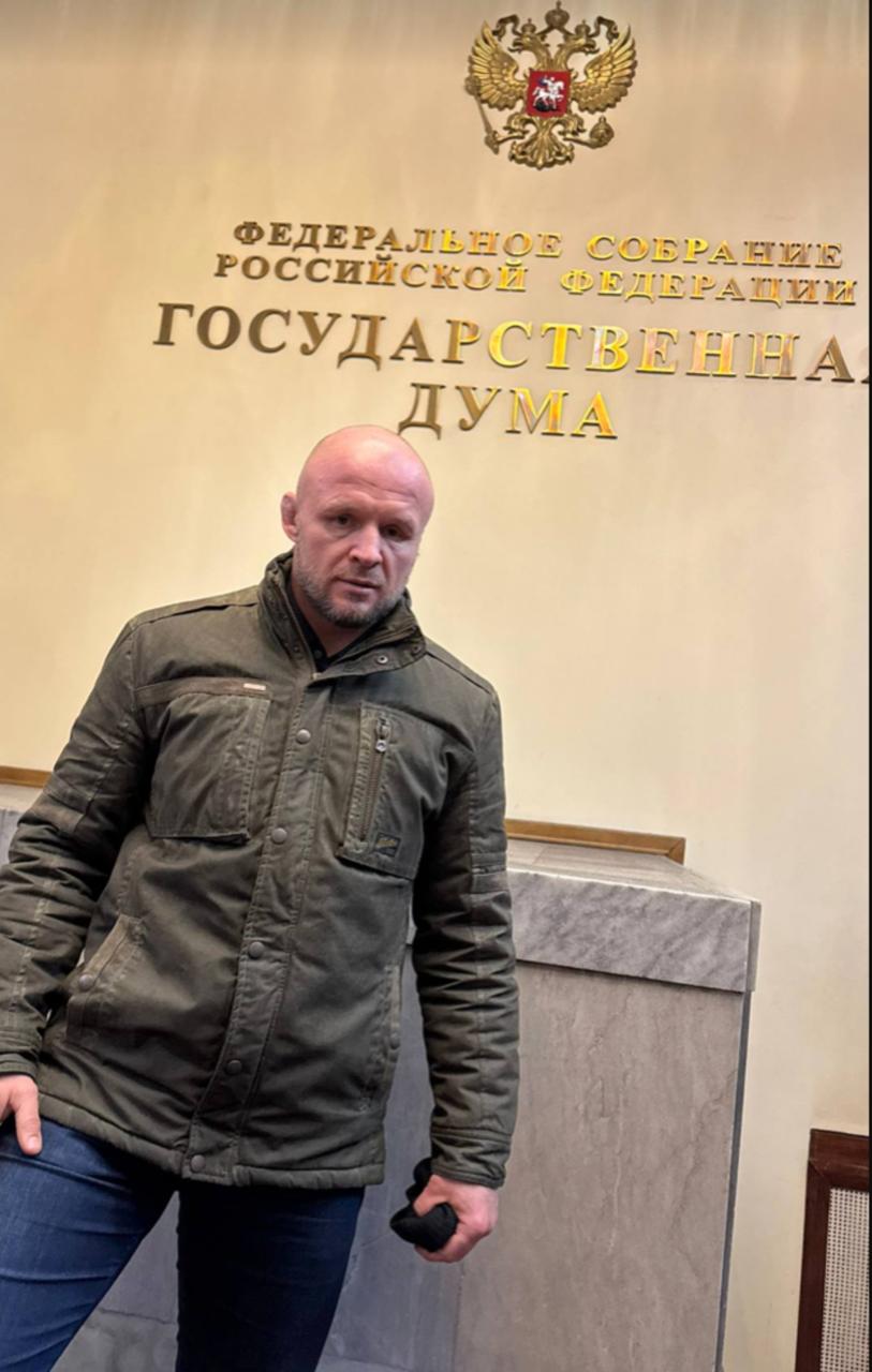 Омский боец Шлеменко показал себя в Госдуме перед выборами Омский боец Шлеменко показал себя в Госдуме перед выборами
