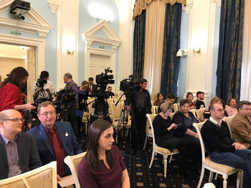 Топ-10 обещаний Александра Буркова омичам с пресс-конференции Топ-10 обещаний Александра Буркова омичам с пресс-конференции