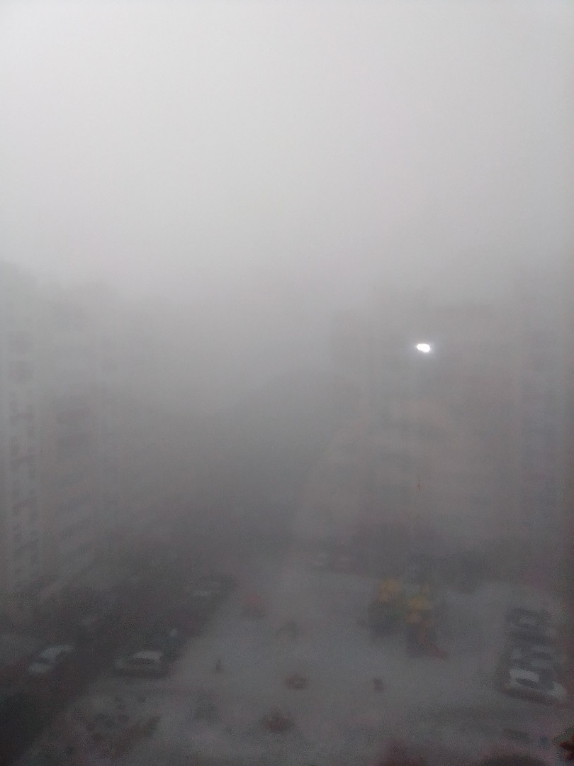 Омичи делятся фотографиями опустившегося на Омск густого тумана Омичи делятся фотографиями опустившегося на Омск густого тумана