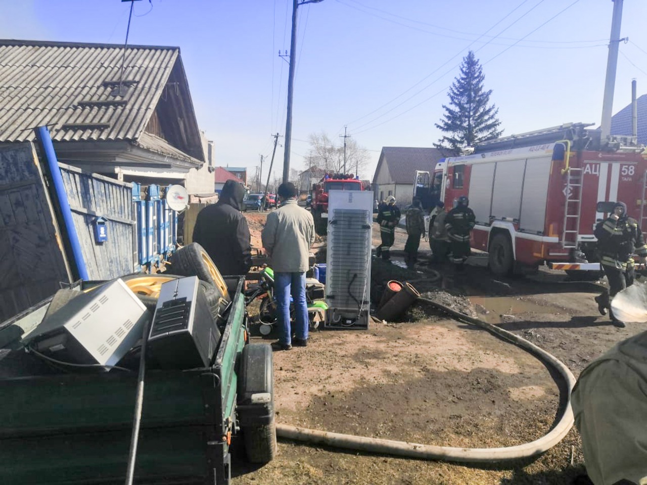 В городе на севере Омской области полностью выгорел дом