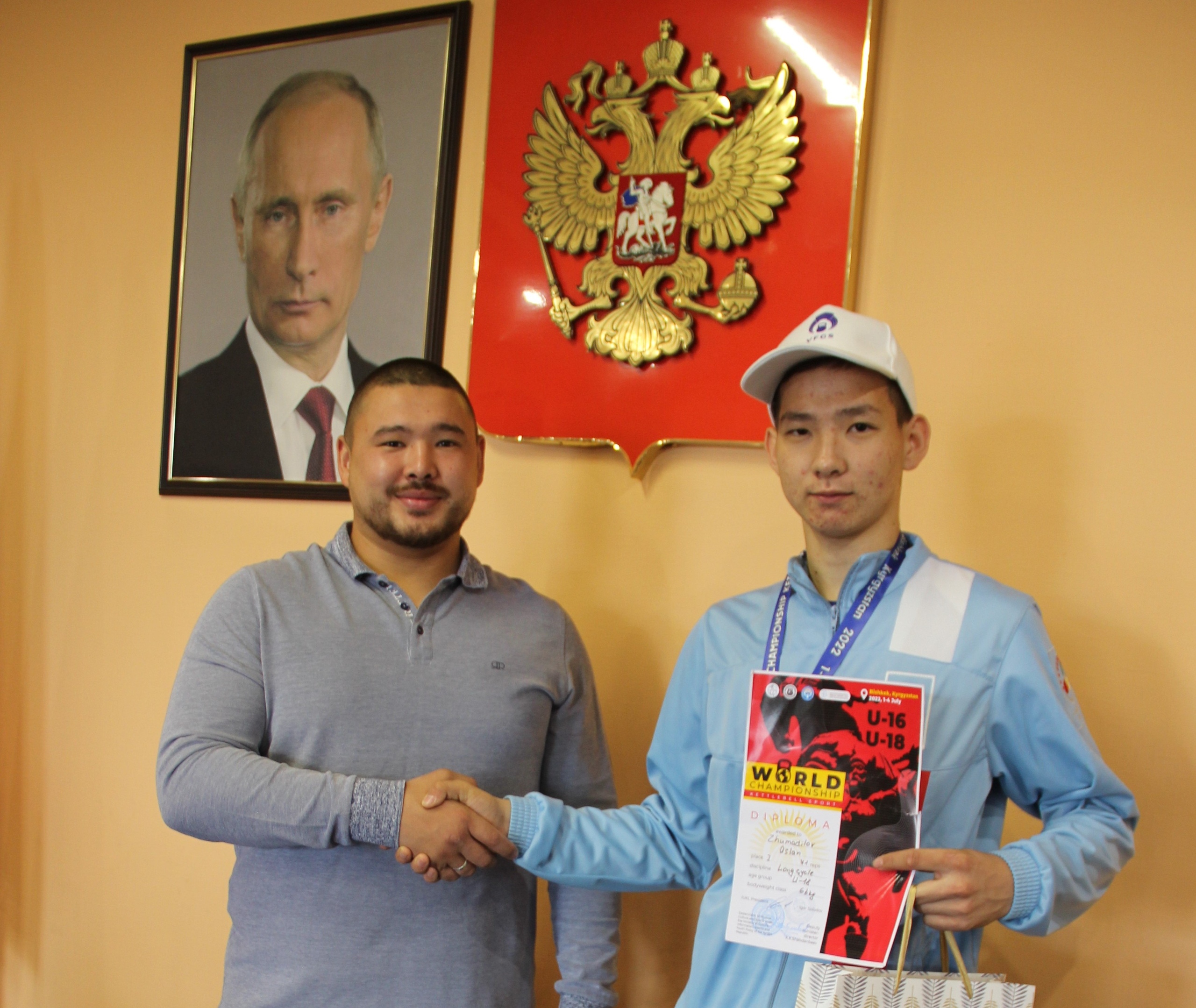 Единоросс помог омскому спортсмену достичь победы на первенстве мира по гиревому спорту Единоросс помог омскому спортсмену достичь победы на первенстве мира по гиревому спорту