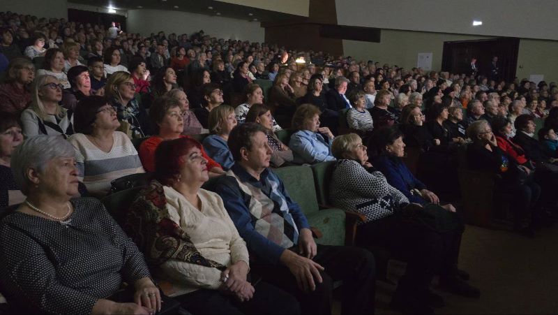 Спикер областного парламента Артемов посетил благотворительный концерт в поддержку бойцов СВО Спикер областного парламента Артемов посетил благотворительный концерт в поддержку бойцов СВО