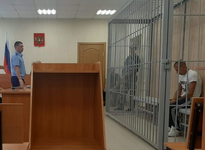 Тарчанин слушал приговор по делу об убийстве жены в футболке «Простить, чтобы забыть» Тарчанин слушал приговор по делу об убийстве жены в футболке «Простить, чтобы забыть»