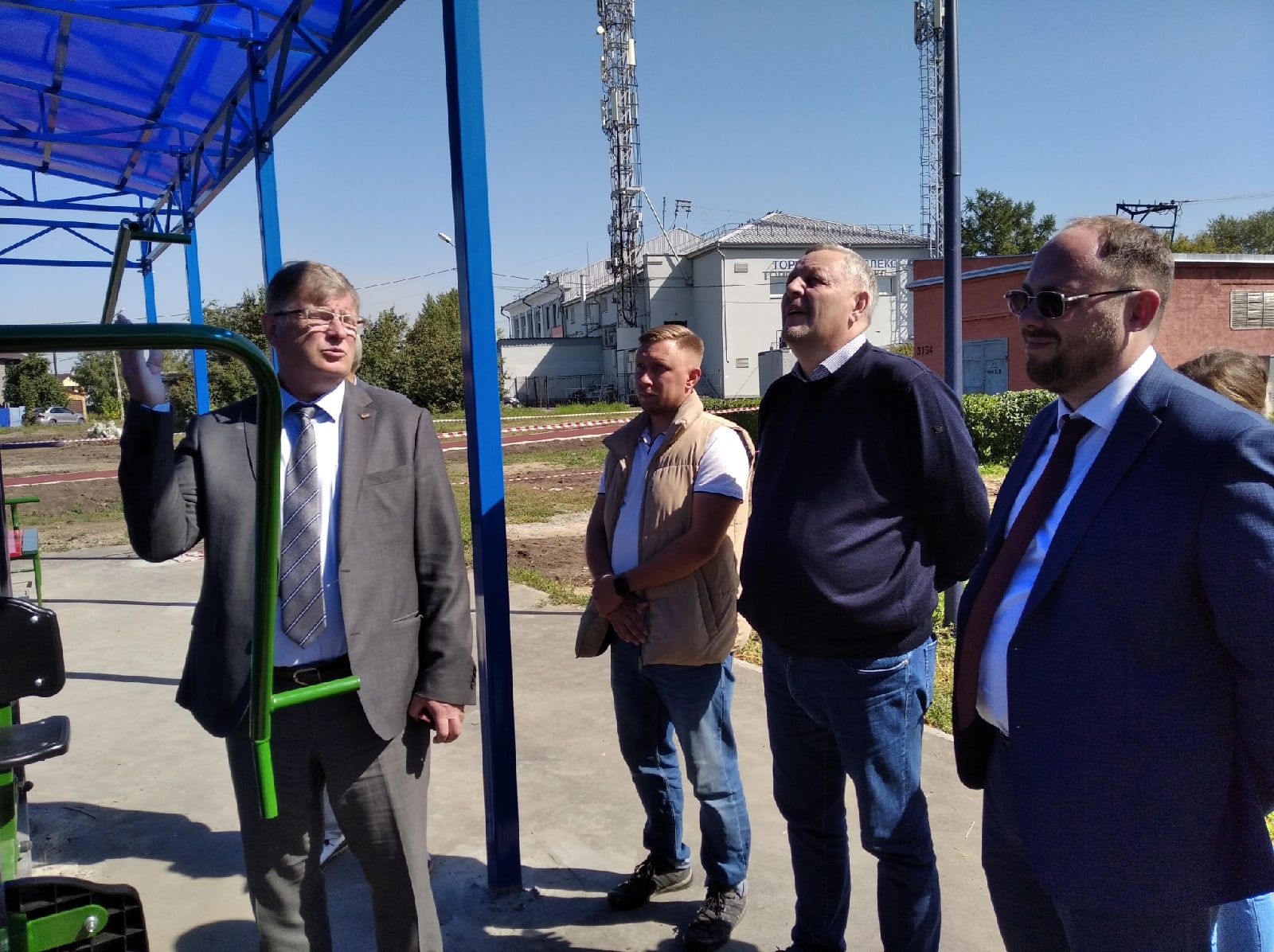 Школы, скверы и дворы: как оценили ход работ в Ленинском округе депутаты Омского горсовета? Школы, скверы и дворы: как оценили ход работ в Ленинском округе депутаты Омского горсовета?