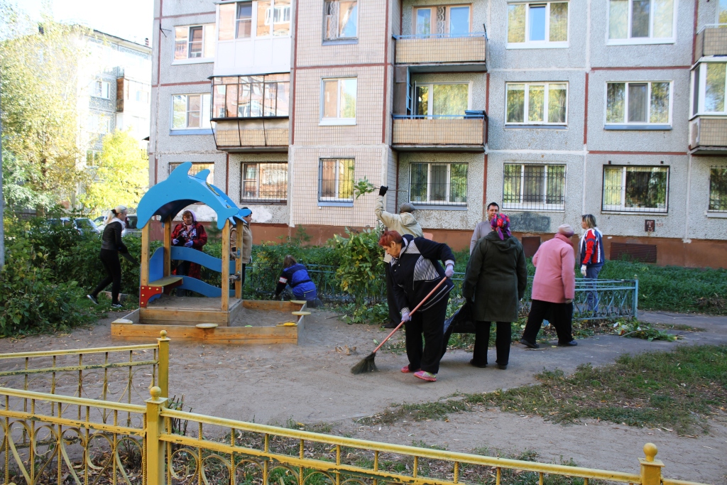 Самый активный округ омского субботника: фотохроники борьбы за чистоту улиц и дворов Самый активный округ омского субботника: фотохроники борьбы за чистоту улиц и дворов