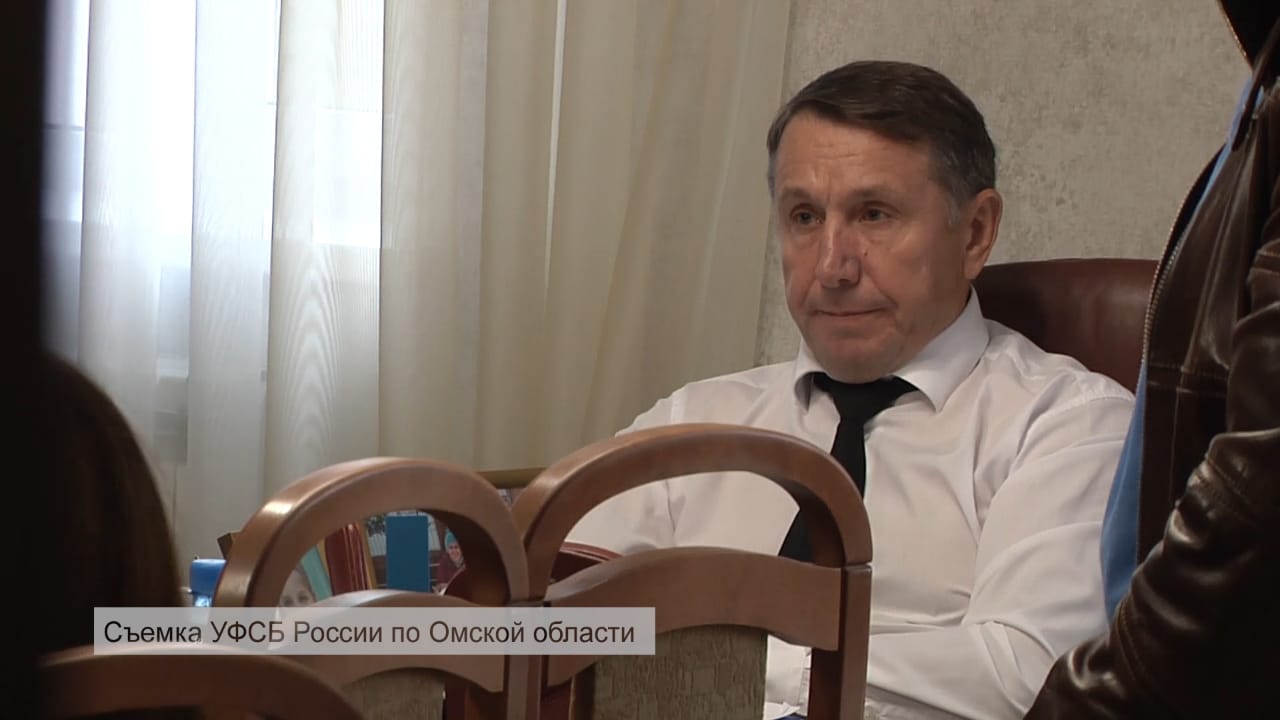 Неизвестных сотрудников «Омского речного порта» винят в краже песка из реки Неизвестных сотрудников «Омского речного порта» винят в краже песка из реки