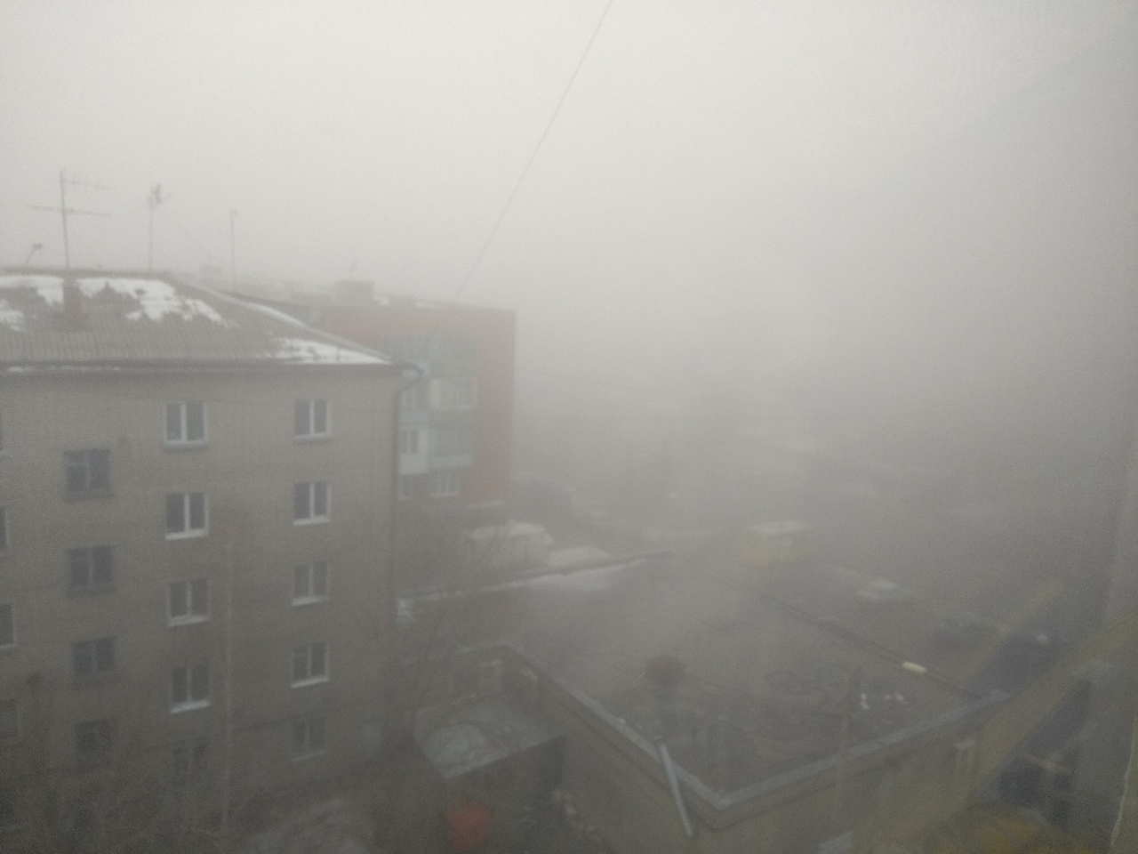 Омичи делятся фотографиями опустившегося на Омск густого тумана Омичи делятся фотографиями опустившегося на Омск густого тумана
