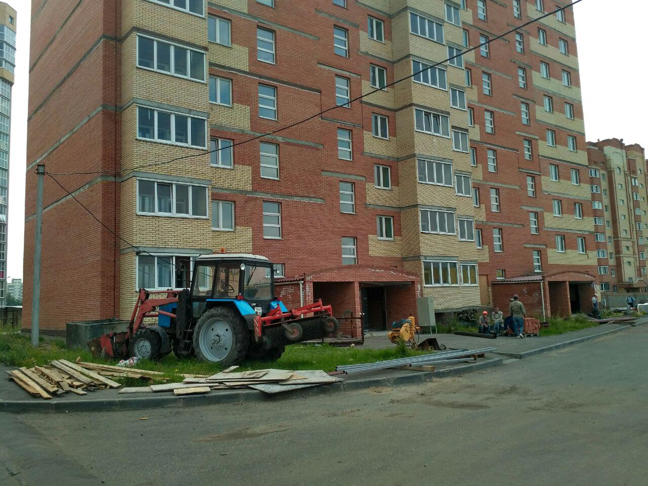 Многострадальный дом на Мишина, 8 пообещали достроить к новому году Многострадальный дом на Мишина, 8 пообещали достроить к новому году
