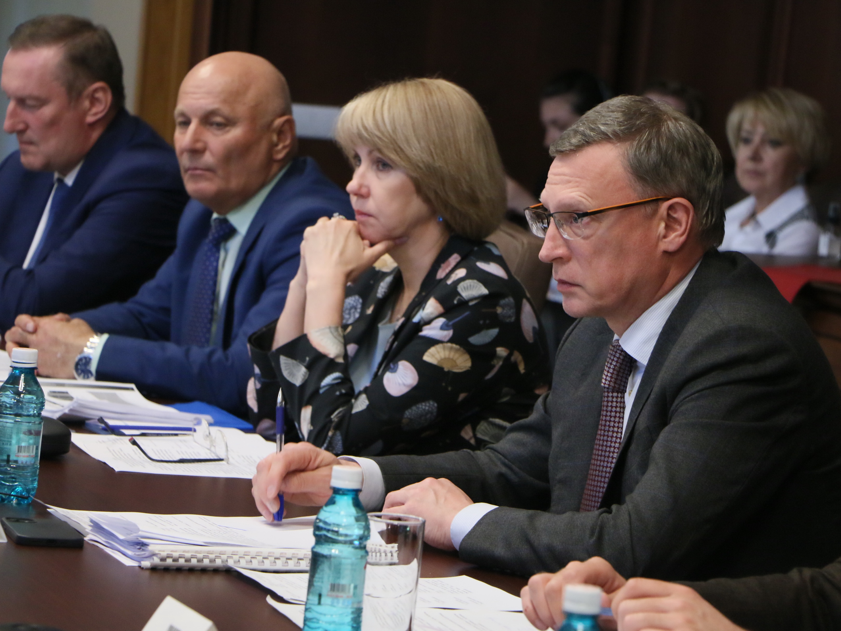 Руководства Газпромбанка и Омской области обсудили инфраструктурные проекты в регионе Руководства Газпромбанка и Омской области обсудили инфраструктурные проекты в регионе